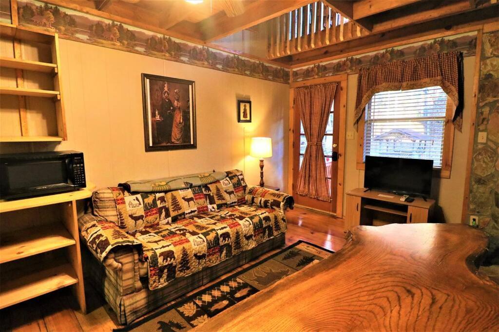 Amazing Cabin Fireplace And Stream #11 Helen Εξωτερικό φωτογραφία