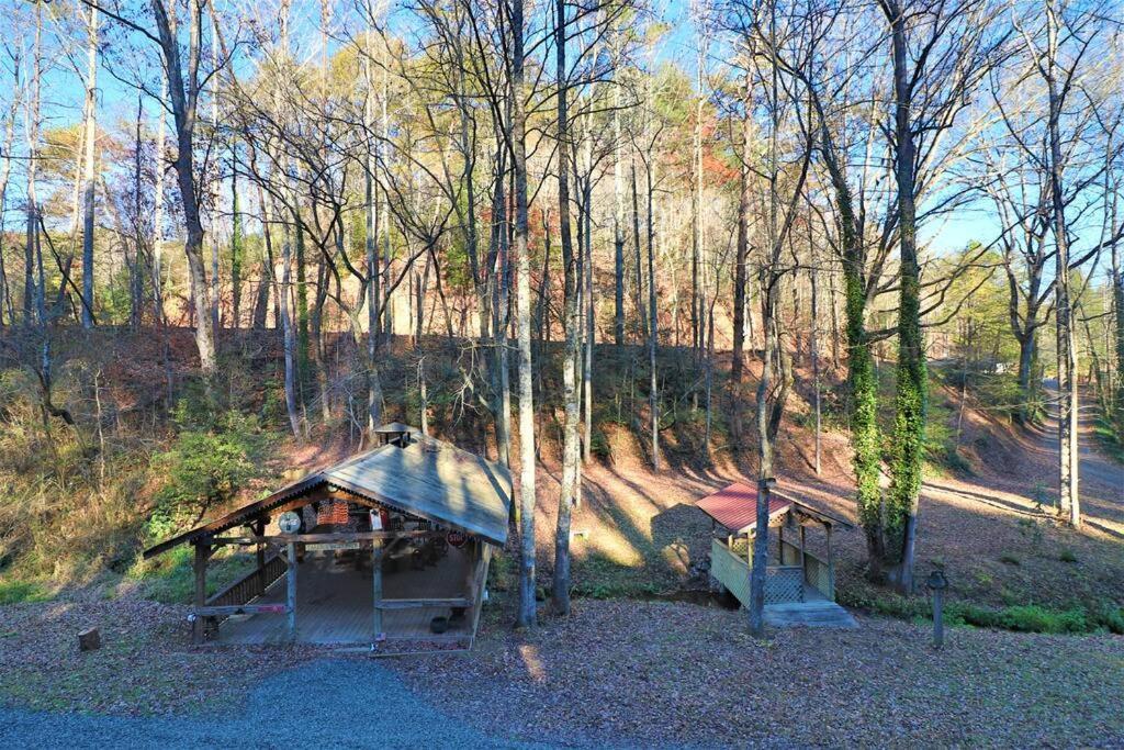 Amazing Cabin Fireplace And Stream #11 Helen Εξωτερικό φωτογραφία