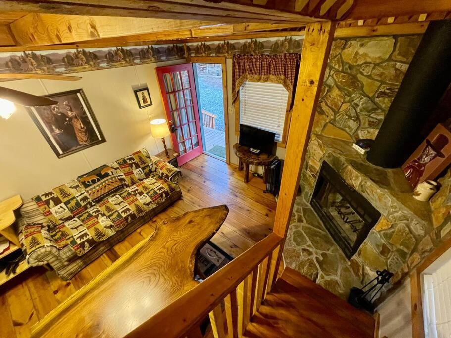 Amazing Cabin Fireplace And Stream #11 Helen Εξωτερικό φωτογραφία