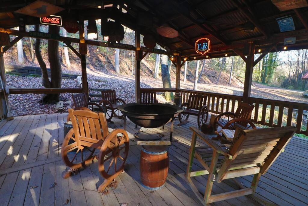 Amazing Cabin Fireplace And Stream #11 Helen Εξωτερικό φωτογραφία